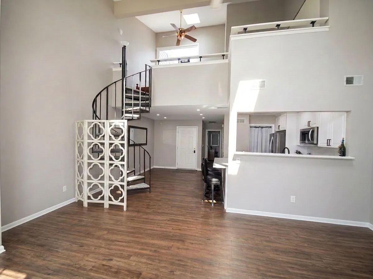 2 bed, 1168 sqft, $2,300 — Photo 4