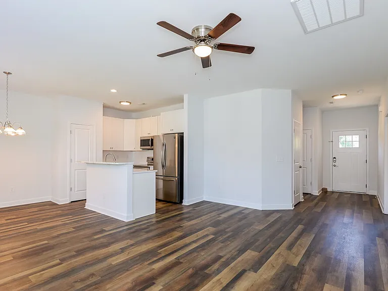 109 McLean St — Photo 3