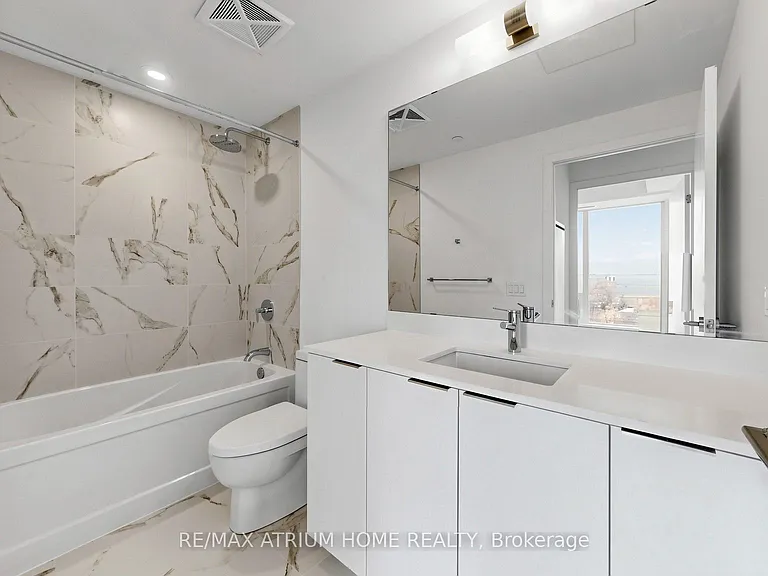 7 Golden Lion Hts #1001 — Photo 22