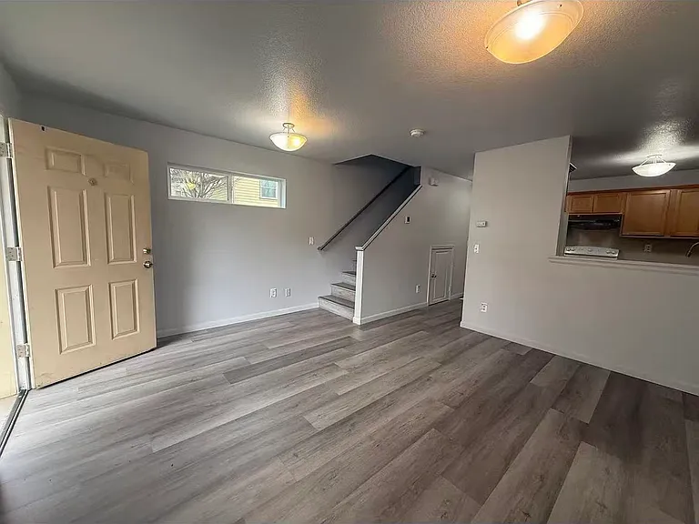 2546 SE 111th Ave — Photo 4