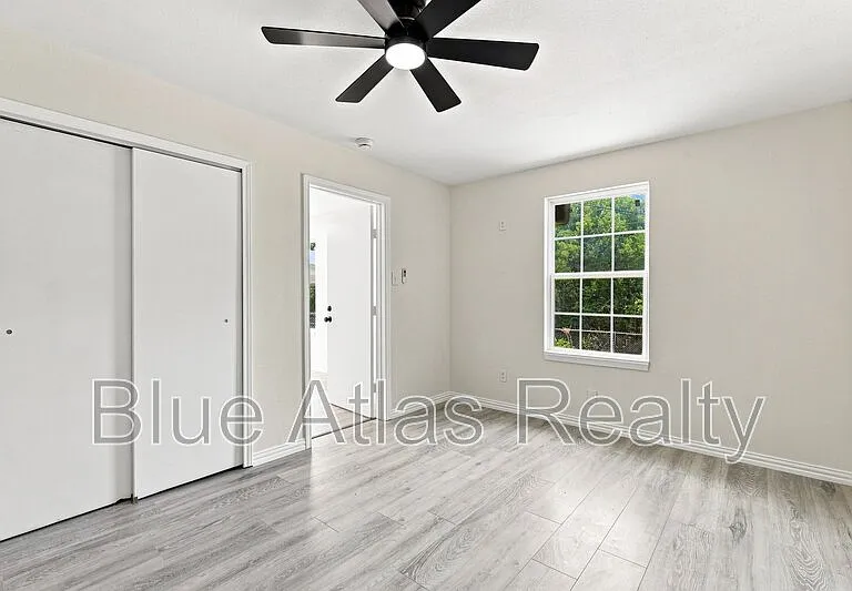 6008 Golden Gate Dr — Photo 17