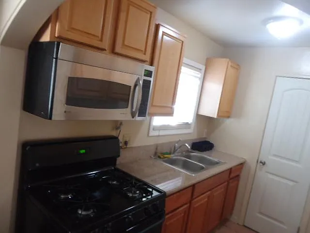 4 bed, $1,495 — Photo 3