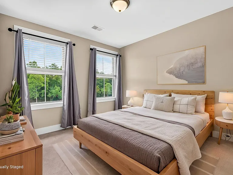 7795 Park Gate Dr — Photo 31