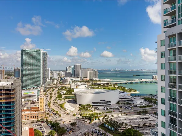 253 NE 2nd St APT 3702, Miami, FL 33132