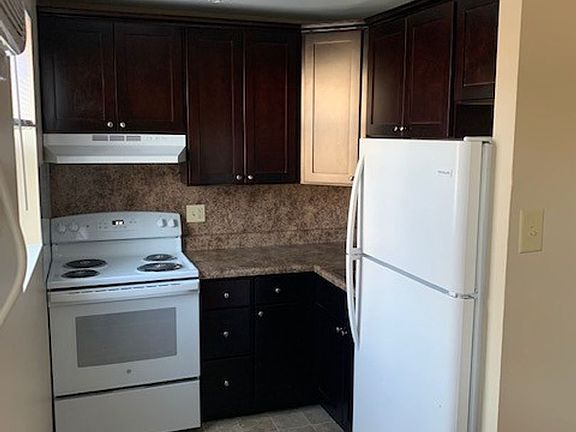 5th image of 227 S Line St APT 2
