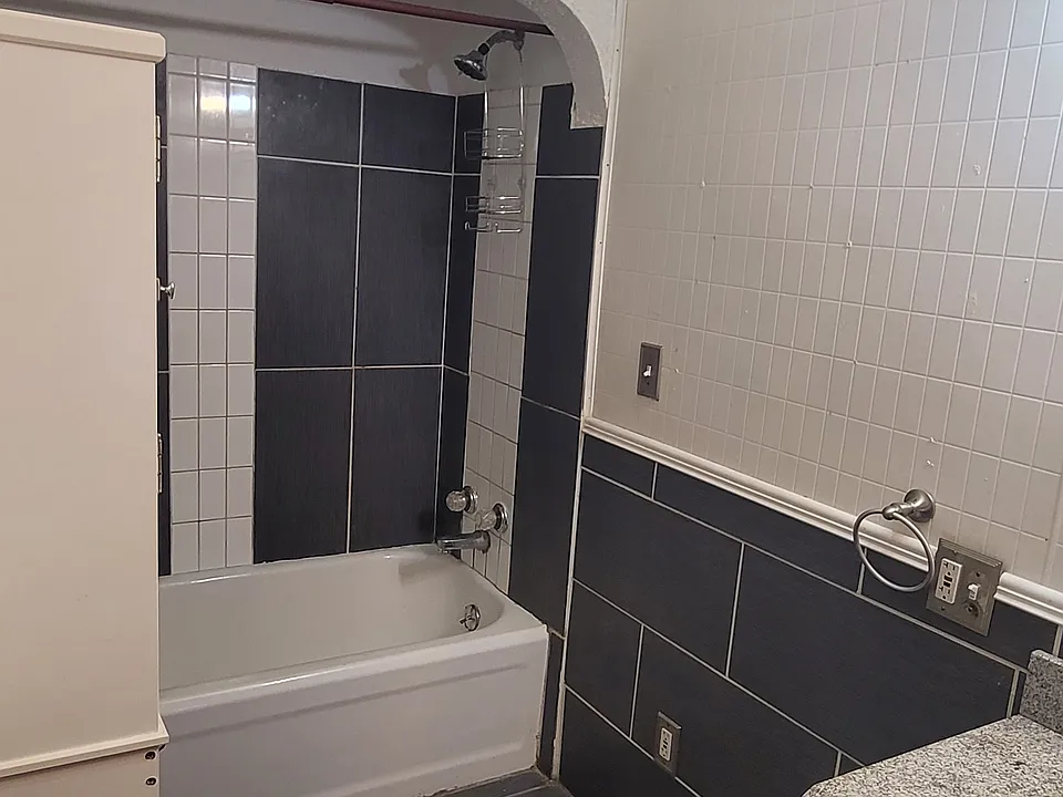 103 E Walnut St #103