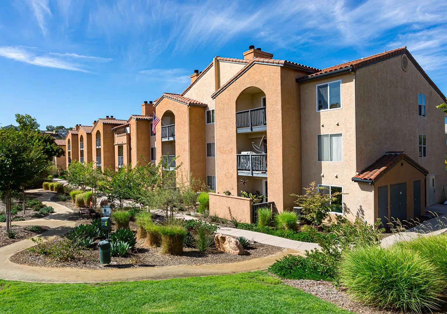 Top floor condo in Gated Community! — Photo 4