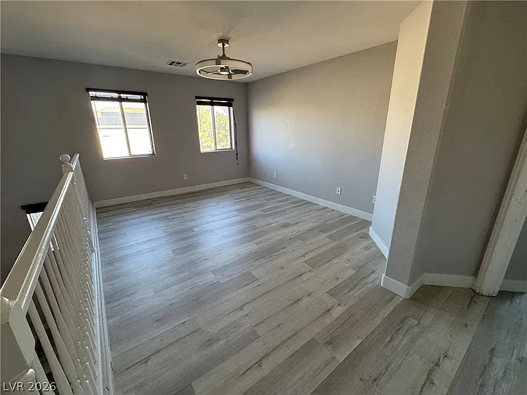 9505 Perennial View Ave — Photo 10