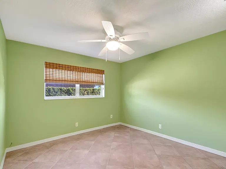 W Terrace Dr — Photo 34