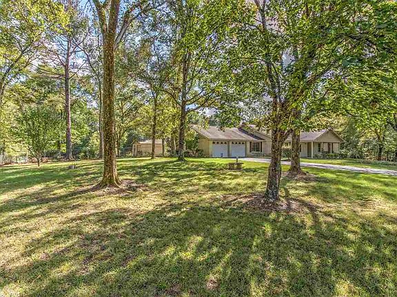 2nd image of 105 Willow Oak Dr