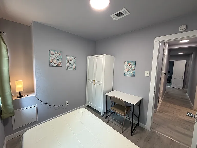 714 SW Dallas St — Photo 15
