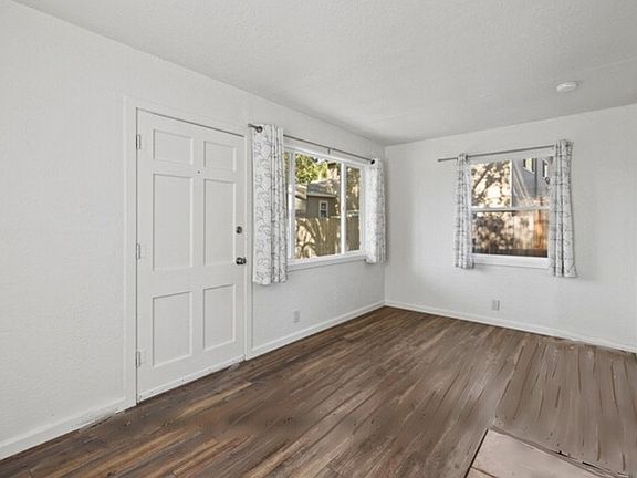 3rd image of 1660 Jennings Ave