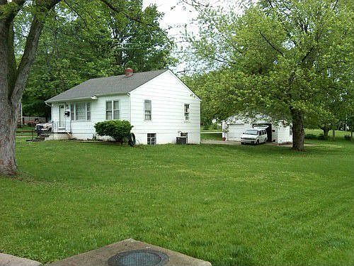 2nd image of 1009 Dewey St