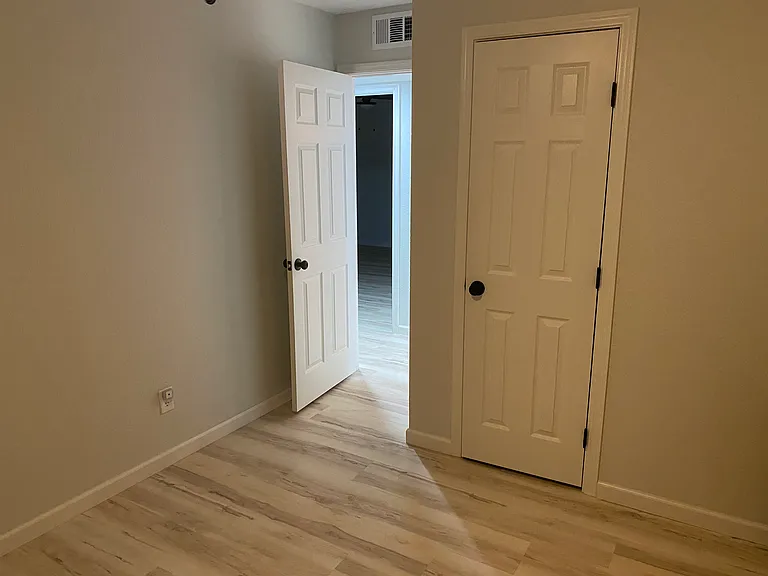 1240 E Verlea Dr — Photo 13