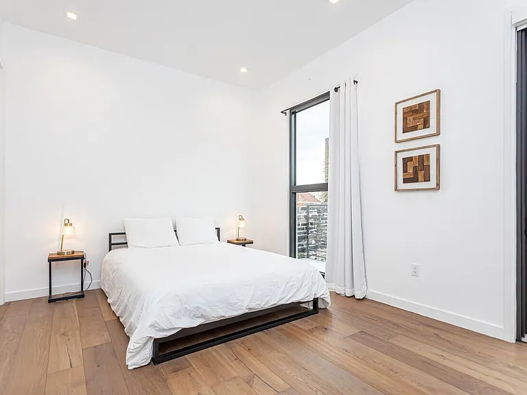 618 N Rampart St #201 — Photo 15