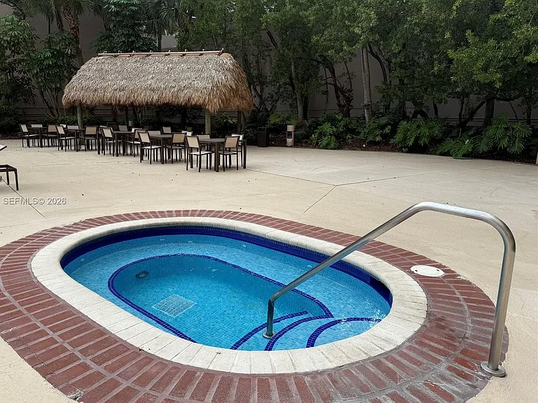 540 Brickell Key Dr #L03 — Photo 12