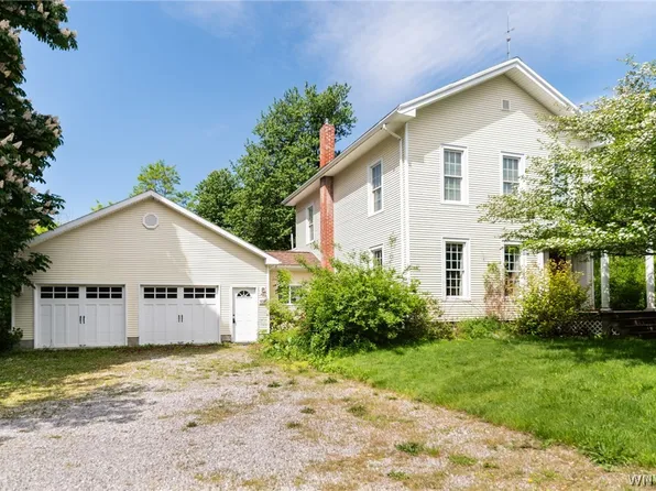 9318 Creek Rd, Batavia, NY 14020