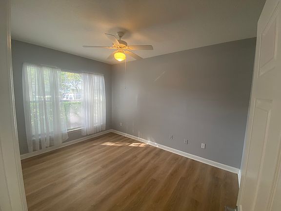 2nd image of 15105 Harbour Vista Cir #105