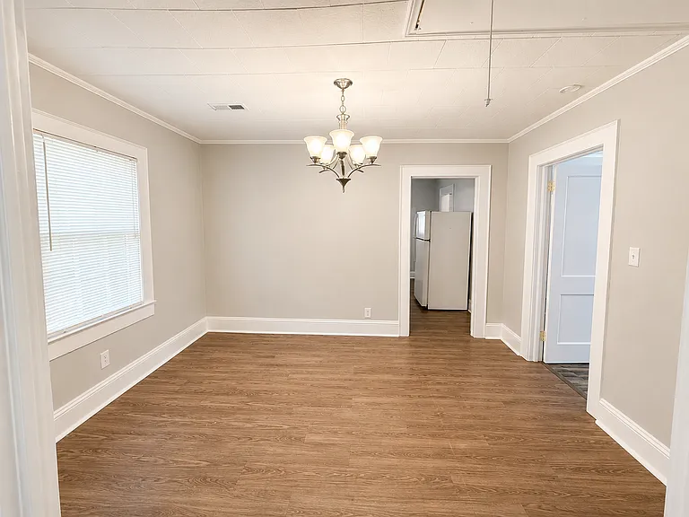 406 Somers Ave — Photo 4