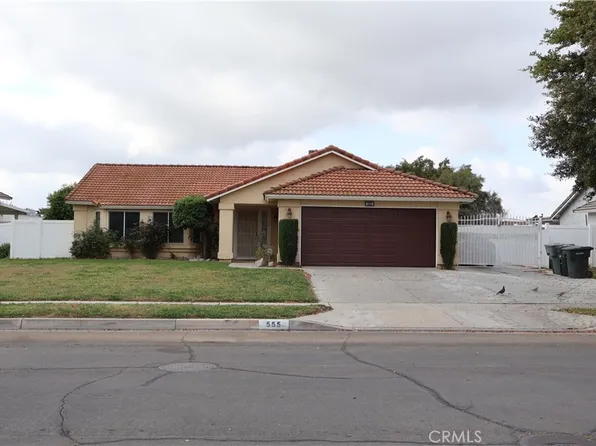 555 Celebration Ln, Perris, CA 92570