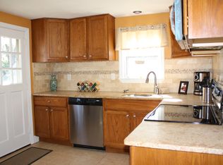 55 Ledgewood Rd, West Hartford, CT 06107