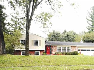 3487 Greentree Rd, Lexington, KY 40517