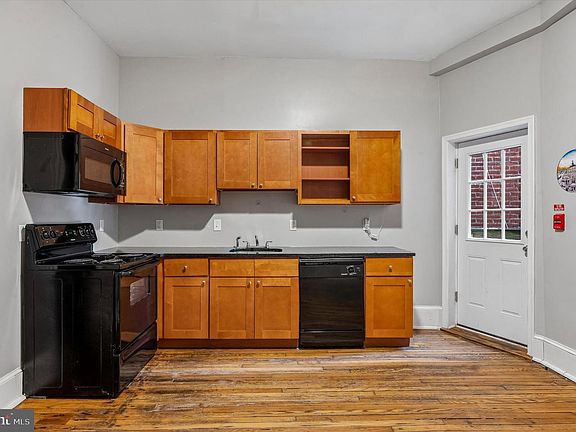 5th image of 5111 Springfield Ave