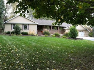 428 Laurel Ln, Valparaiso, IN 46385