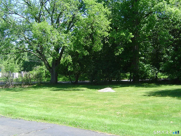 815 E Main St — Photo 36