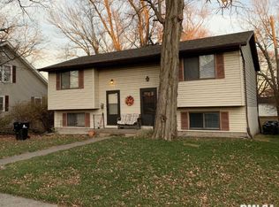 111 N High St, Washington, IL 61571