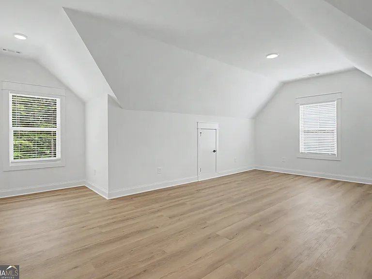 347 Crestwood Rd — Photo 21