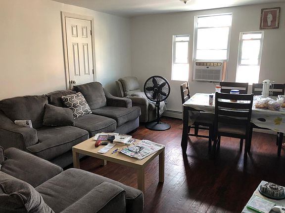 3rd image of 306 E 206th St #3