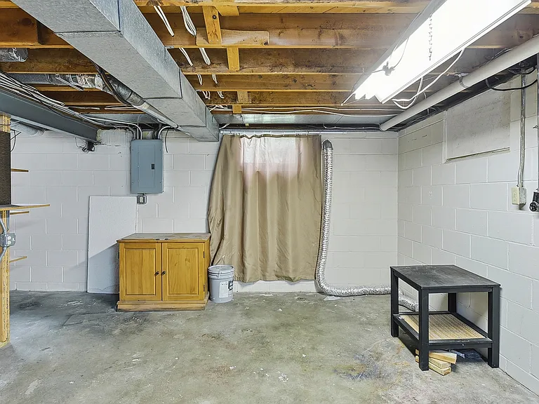 3202 Calhoun St — Photo 26