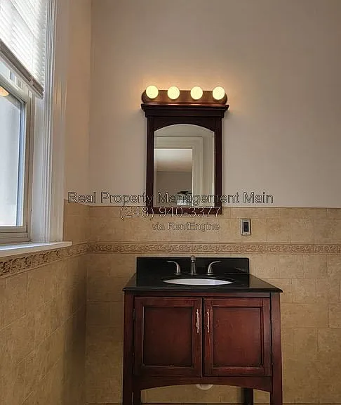 715 Parker St #5 — Photo 10