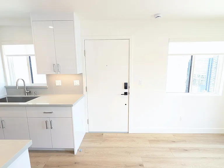 1333 Brockton Ave #8 — Photo 14