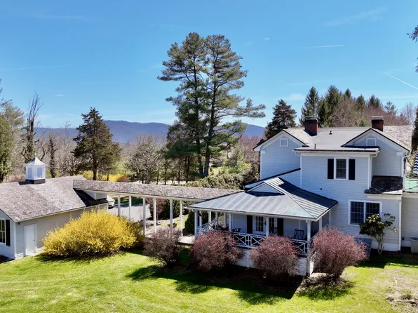 2141 Washington St E, Lewisburg, WV 24901