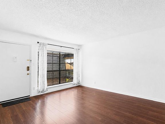 2nd image of 2425 Ashdale Dr APT 92