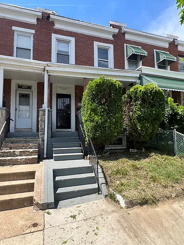 2528 Robb St Photo 1