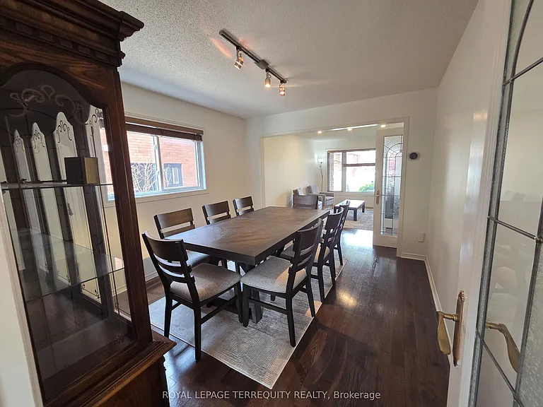 59 Foxhill Dr — Photo 16