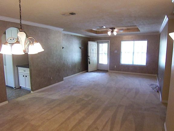 5th image of 919 Juniper Ct