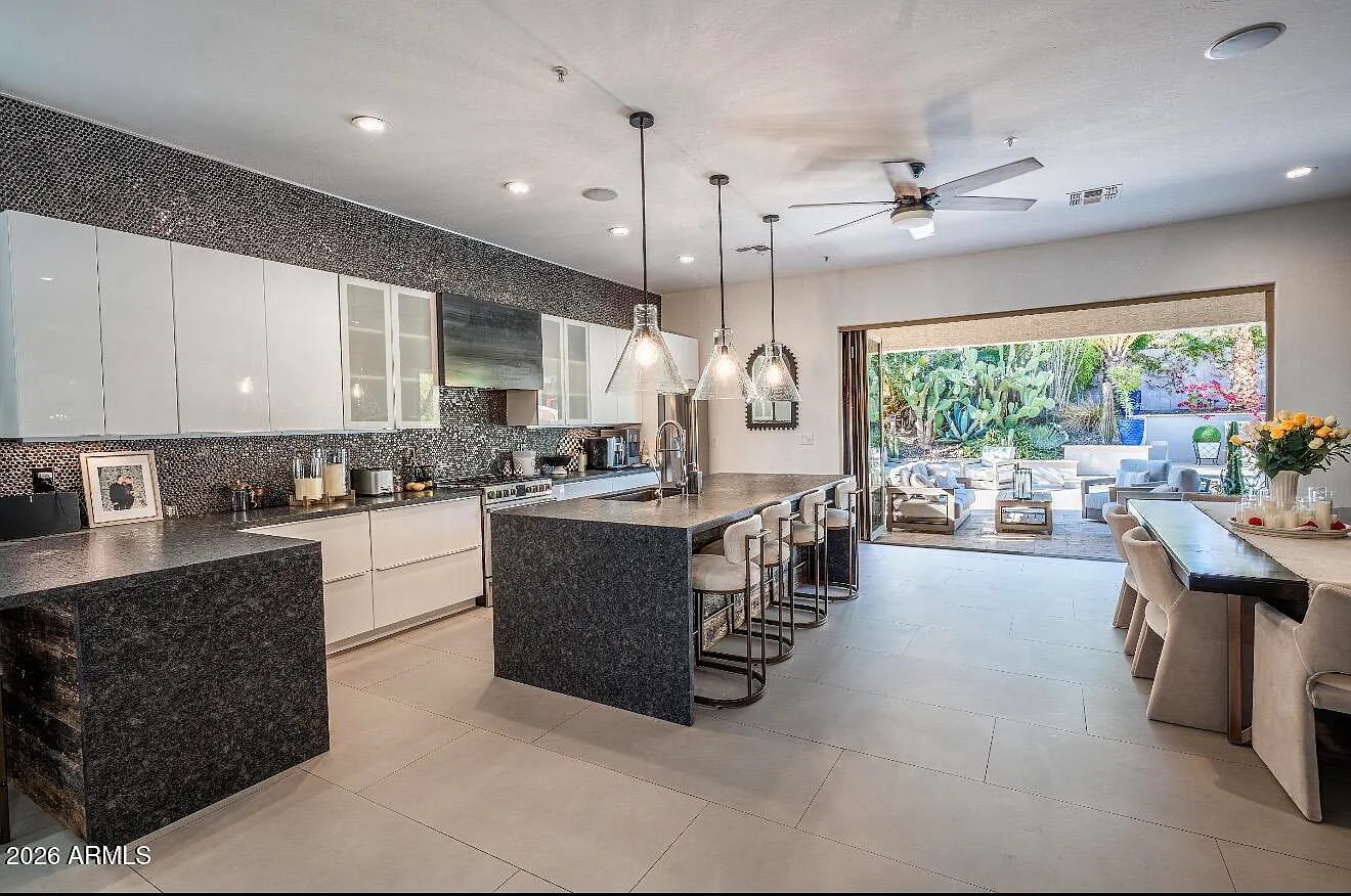 3 bed, 2.0 bath, 1814 sqft, $7,500 — Photo 1