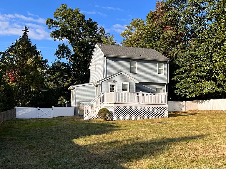 32 E Grand Ave — Photo 12