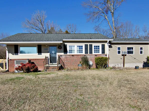 109 E Smith Dr, Pickens, SC 29671