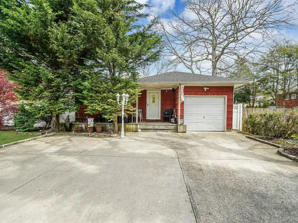 2771 Pond Road, Ronkonkoma, NY 11779