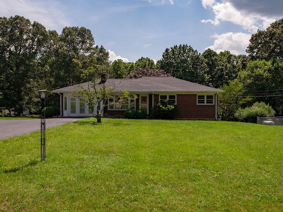 1st image of 129 Walton Dr