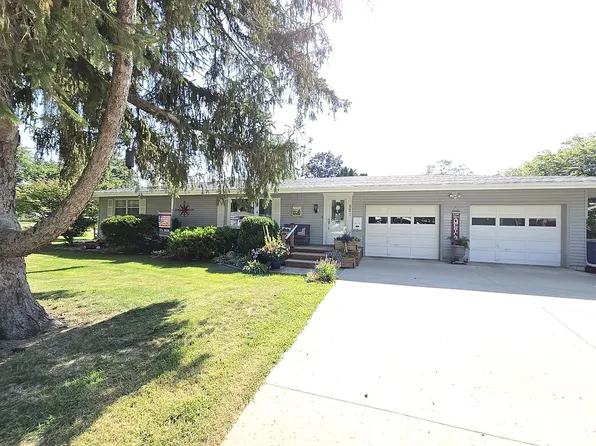 521 NW 1st Ave, Galva, IL 61434