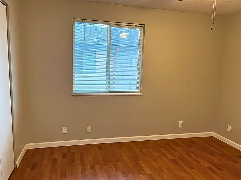 500 Jefferson St #8 — Photo 15