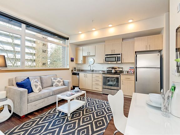 3rd image of 500 Belmont Ave E #1