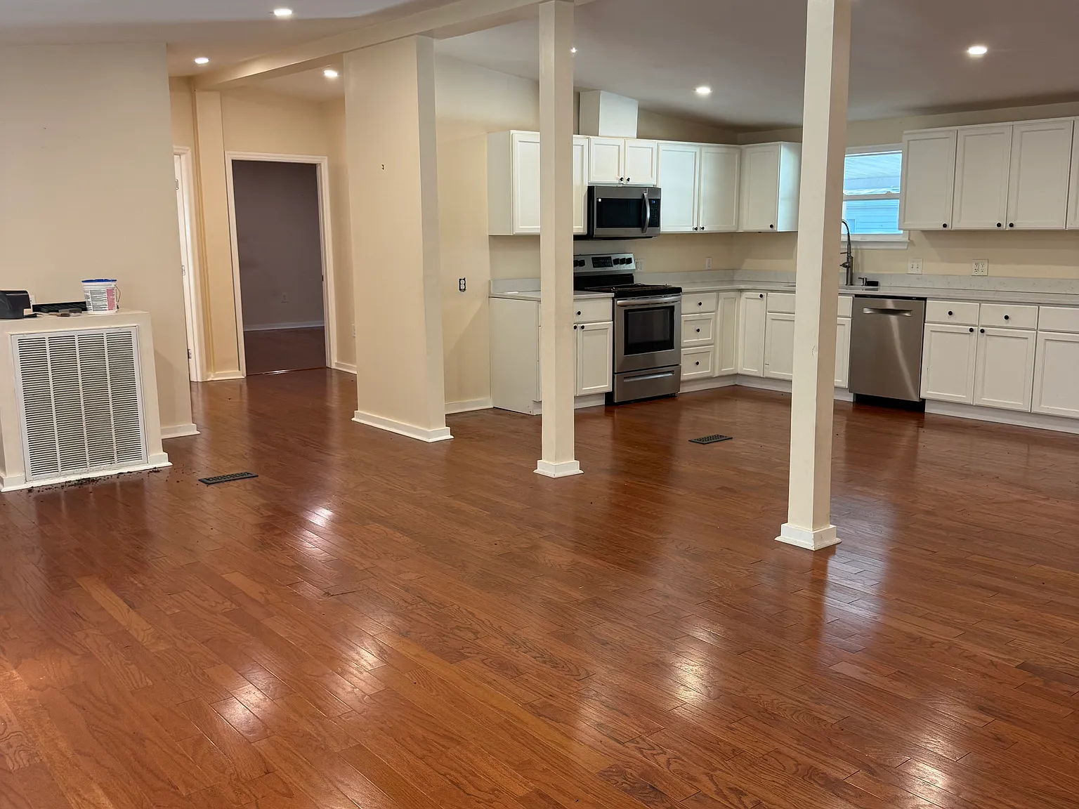 3 bed, 1652 sqft, $1,900 — Photo 3