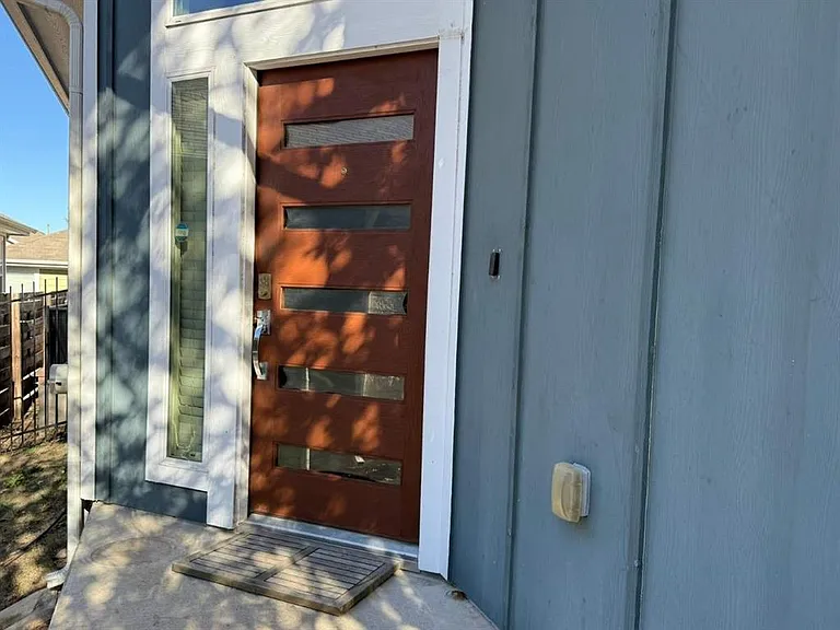 7208 Lysander Ct — Photo 3